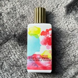 Taylor Swift Incredible Things spray